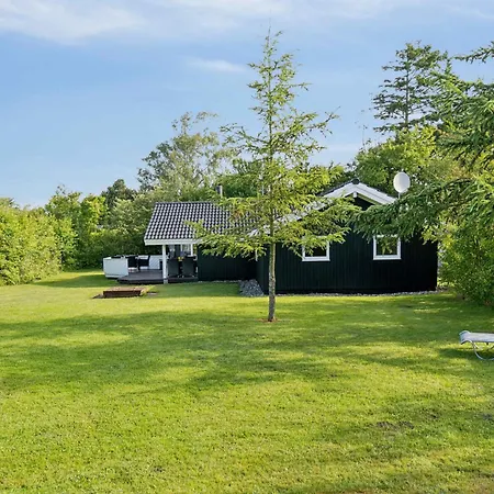 Holiday home Near Center, Quiet And Secluded Lot,
