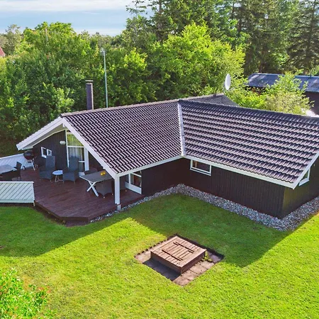 Near Center, Quiet And Secluded Lot, *