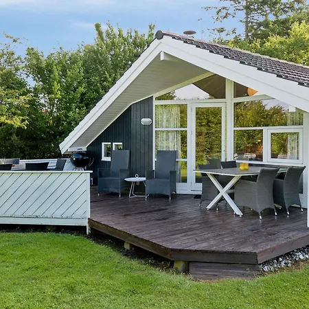 Holiday home Near Center, Quiet And Secluded Lot, *