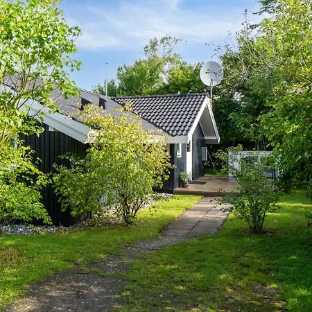 Near Center Quiet And Secluded Lot Feriehus *